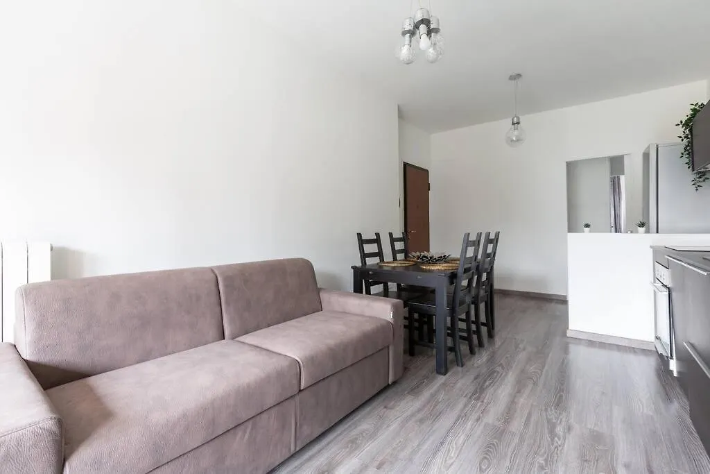 Large Apartment Close To Metro 米兰