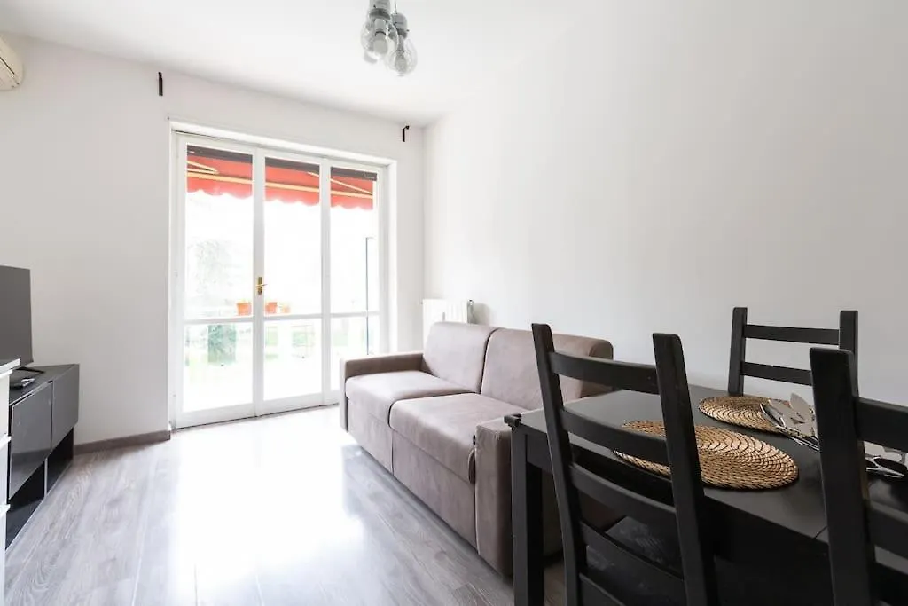 Large Apartment Close To Metro 米兰 意大利